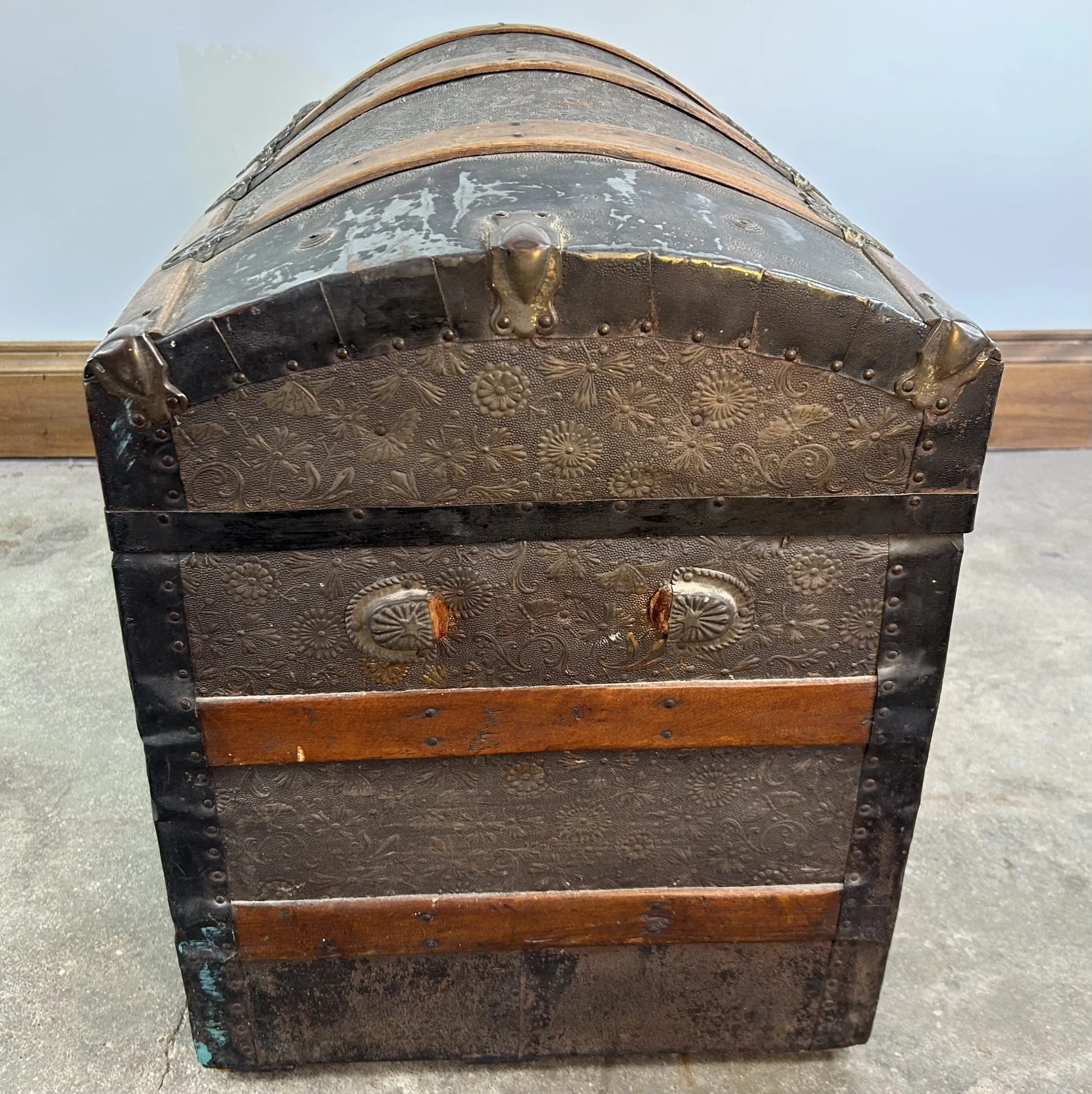Vintage Trunk Chest, Wood, Metal, Arched Top with Carrier